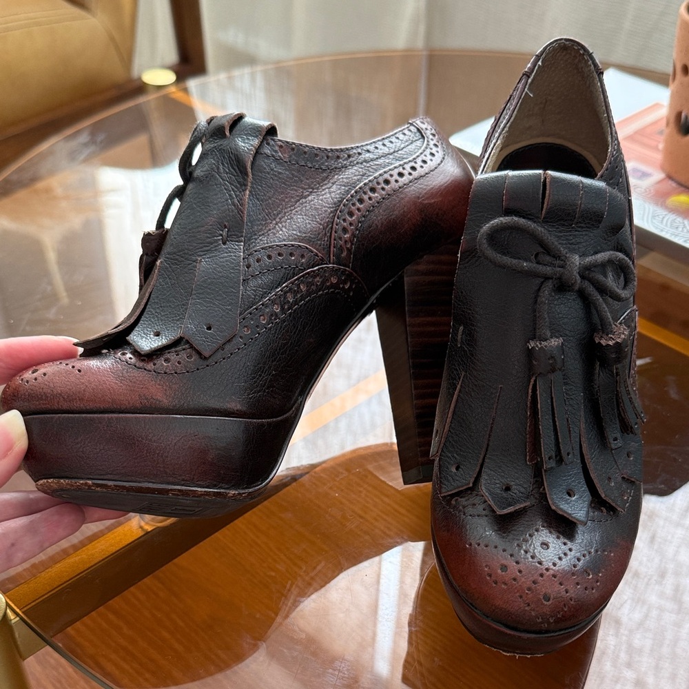 FRYE AND CO. Naya Kiltie Oxford Brown Leather Heels with platform